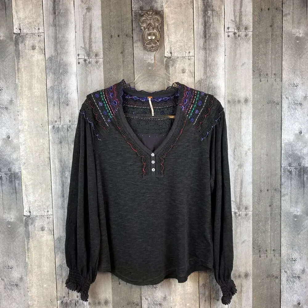 Free People Siesta Fiesta Crochet Top in Black Combo Size XS.